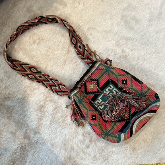 MEDIUM Wayuu Bags /Handmade - Picture 3 of 4